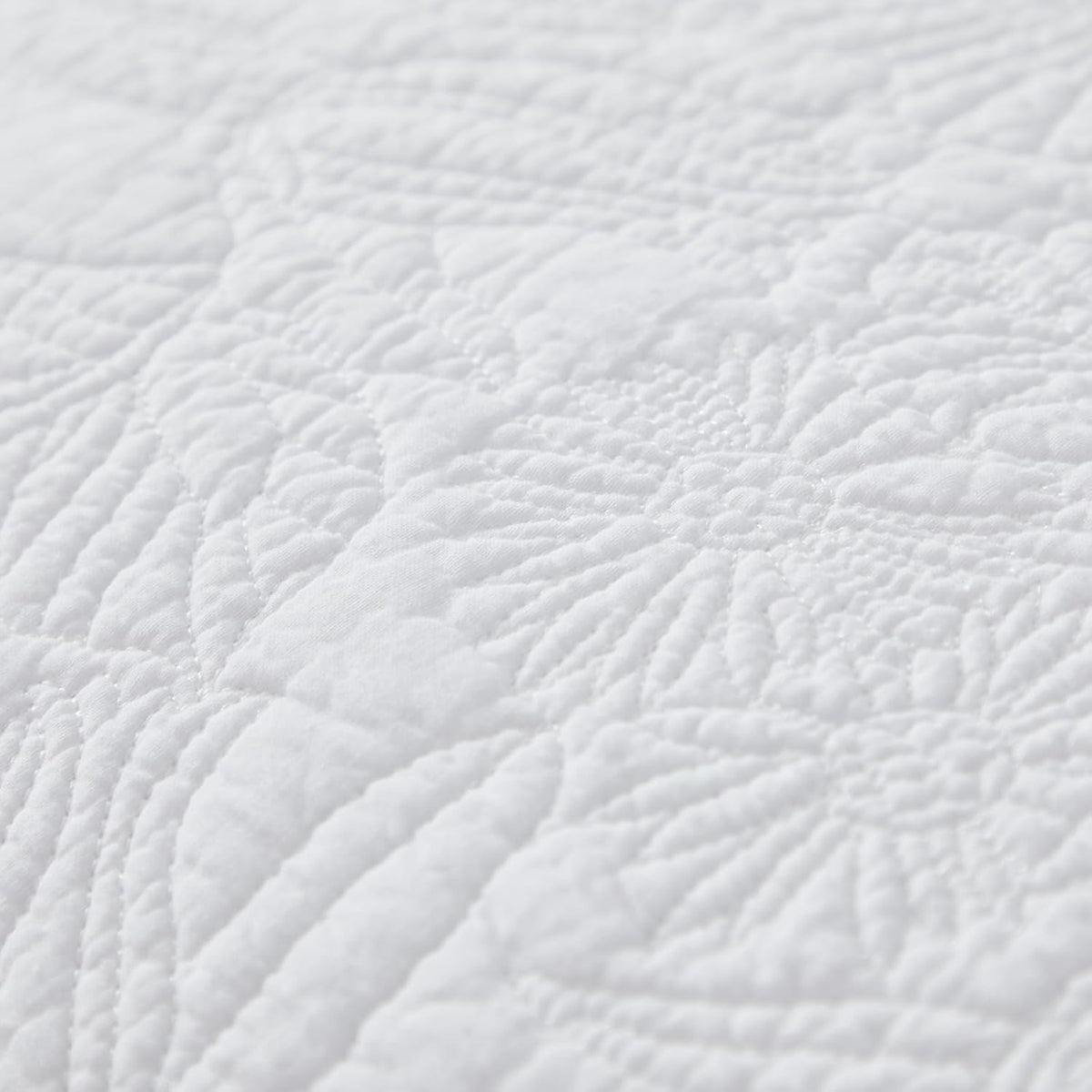 White Botanical Cotton Quilt Set King Floral Stitched Quilts 3PC - image 7