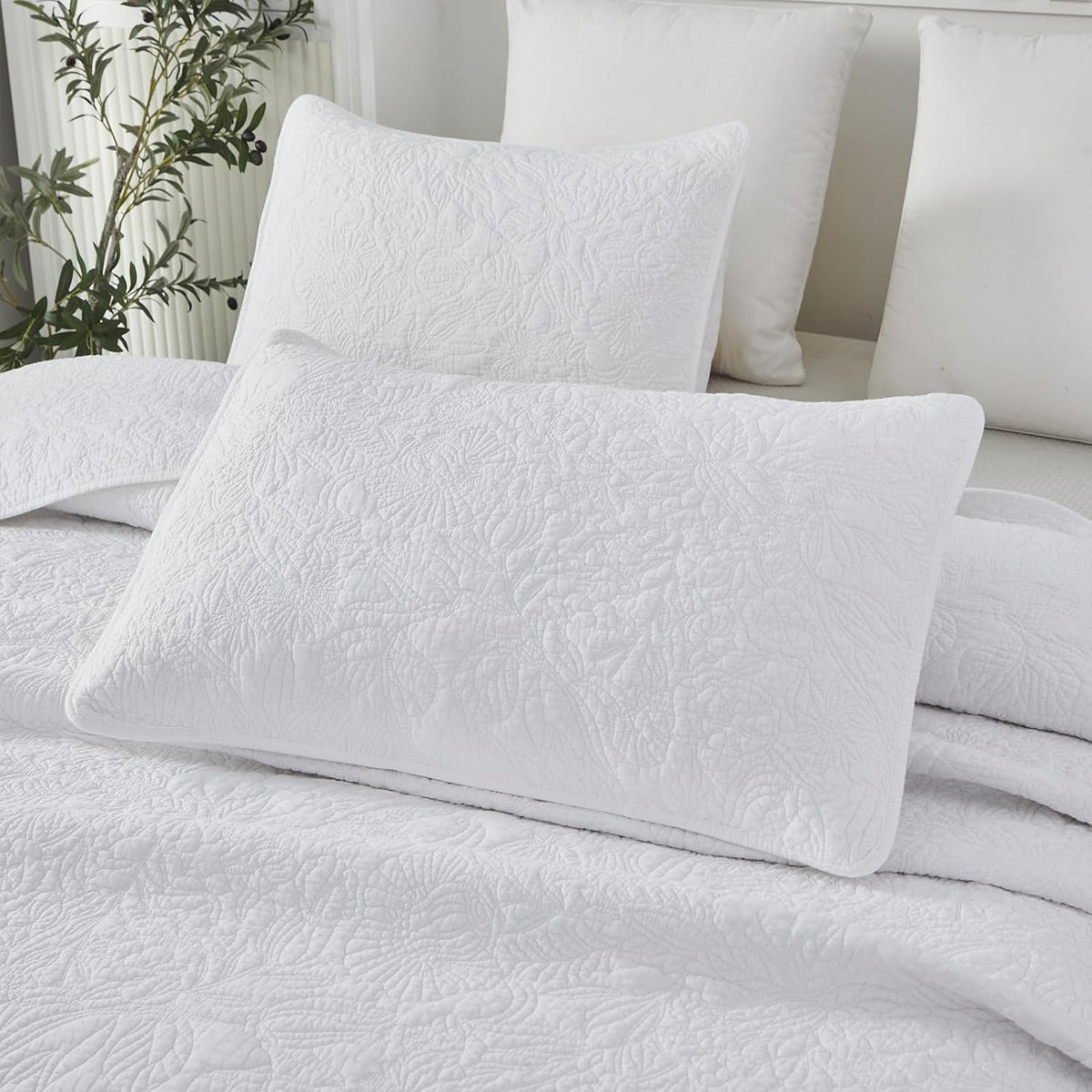 White Botanical Cotton Quilt Set King Floral Stitched Quilts 3PC - image 8